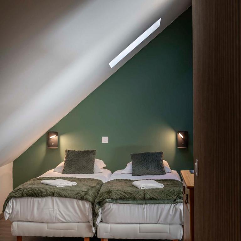 Gite Le Rebanchon - Chambre Quadruple - Vue sur Montagnes - 1