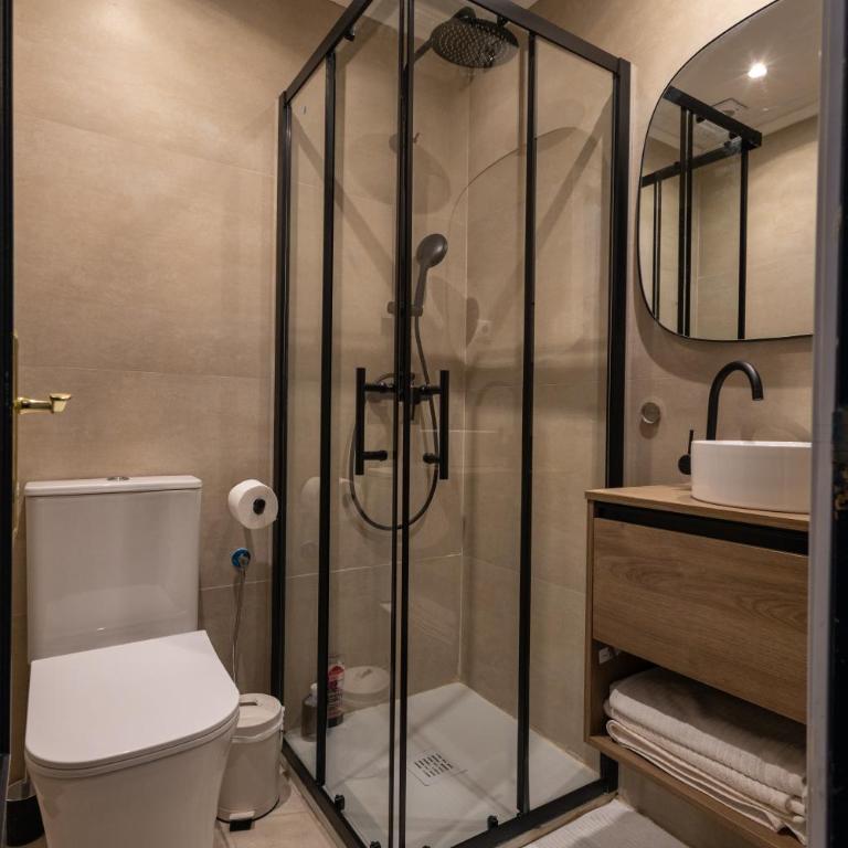 Miguel Ángel boutique rooms - PUERTA DEL SOL - Deluxe Double Room with Balcony - 3