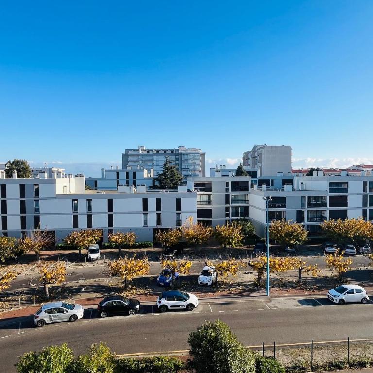 Saint-Cyprien : T2 moderne avec loggia et parking - FR-1-309-506 - Apartment - 9