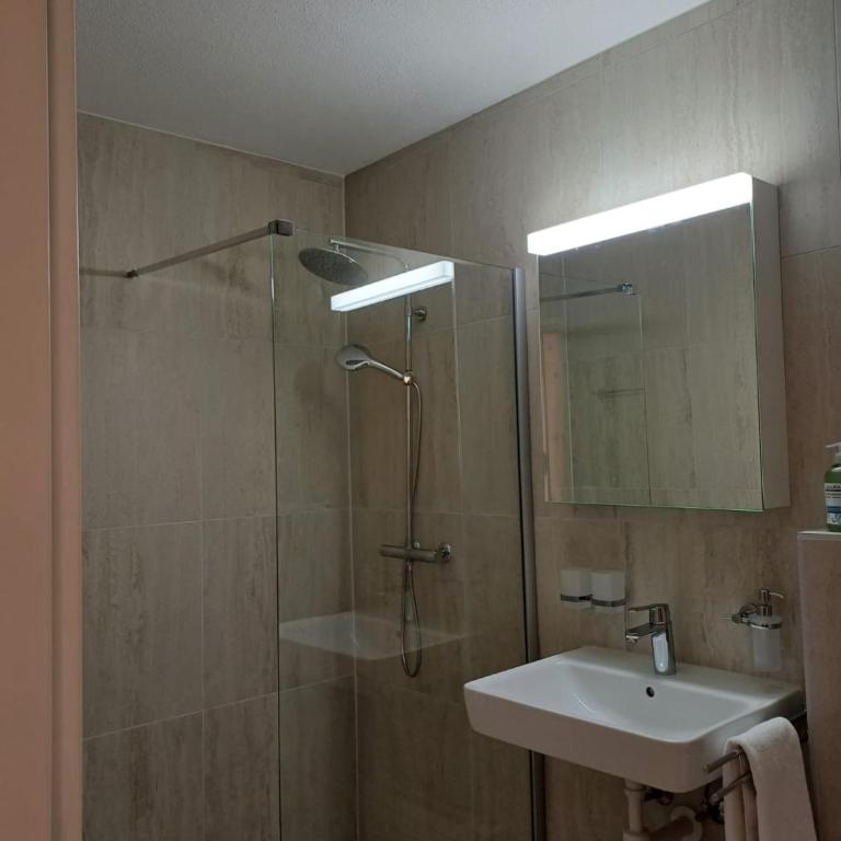 Großzügige 3 Schlafzimmer Wohnungen in Davos Bergblick zentral - Apartment mit 3 Schlafzimmern - 17