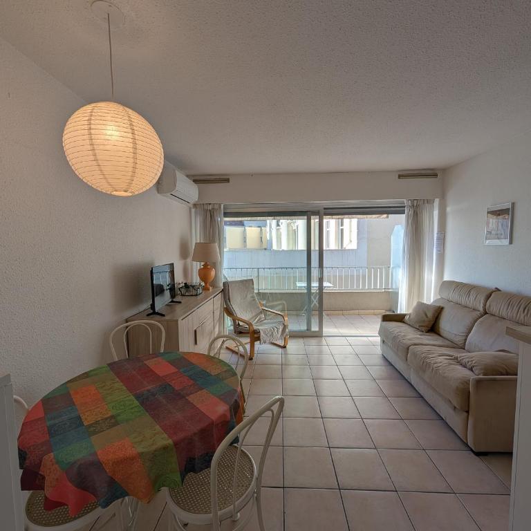 Studio climatisé pour 2/3 - Proche plage et commerces - WiFi inclus - FR-1-466A-22 - Studio - 10