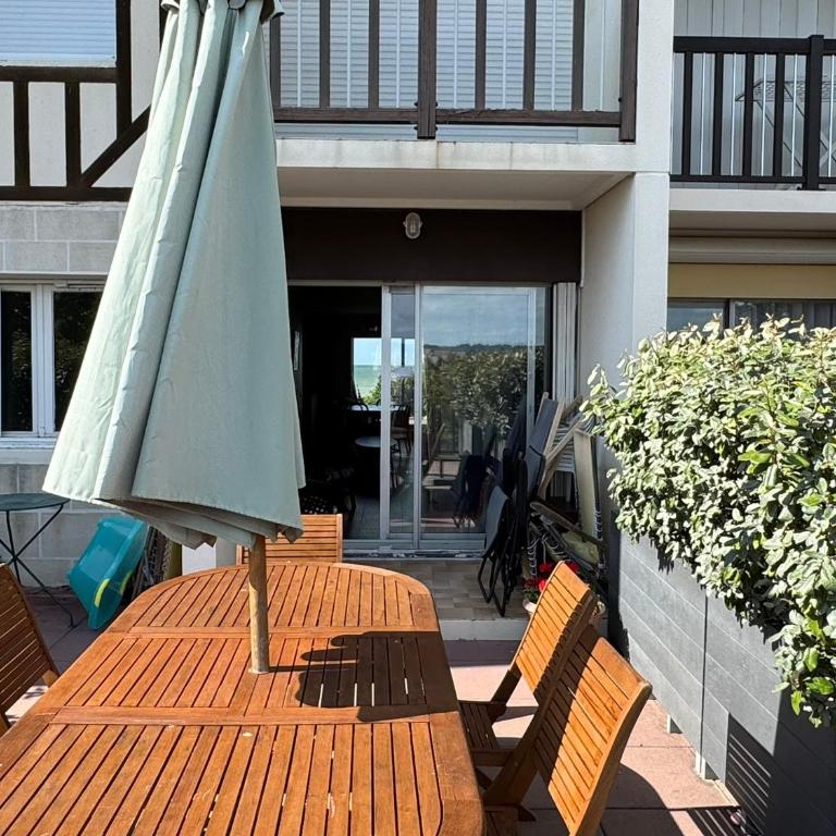 Cabourg : Appartement moderne 4/5 pièces, accès plage, 8 pers, jardin et terrasse, parking, WIFI - FR-1-487-304 - Apartment (8 Adults) - 22