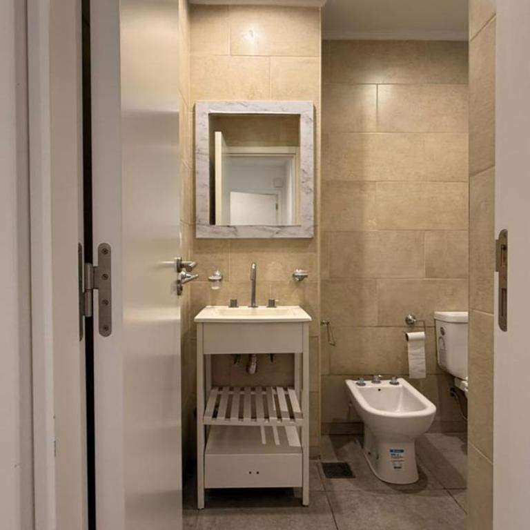 Luminoso monoambiente con balcón en Plaza Mitre - Apartamento de 1 dormitorio - 5