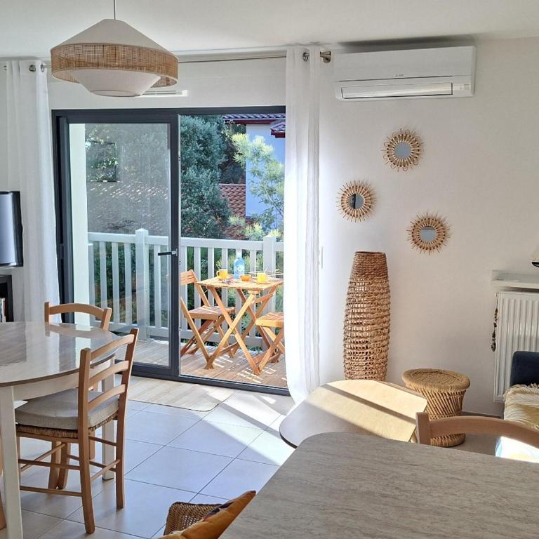 T3 de Standing entre Lac et Mer à Hossegor, Lumineux avec Balcon, Parking et Wifi Inclus - FR-1-239-1006 - Apartment mit 2 Schlafzimmern - 3