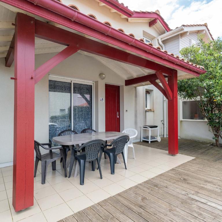 Maisonnette 2 étoiles à Mimizan Plage à 200m de l'océan, 6 pers, terrasse, parking, tout confort - FR-1-50-75 - Appartement - 6