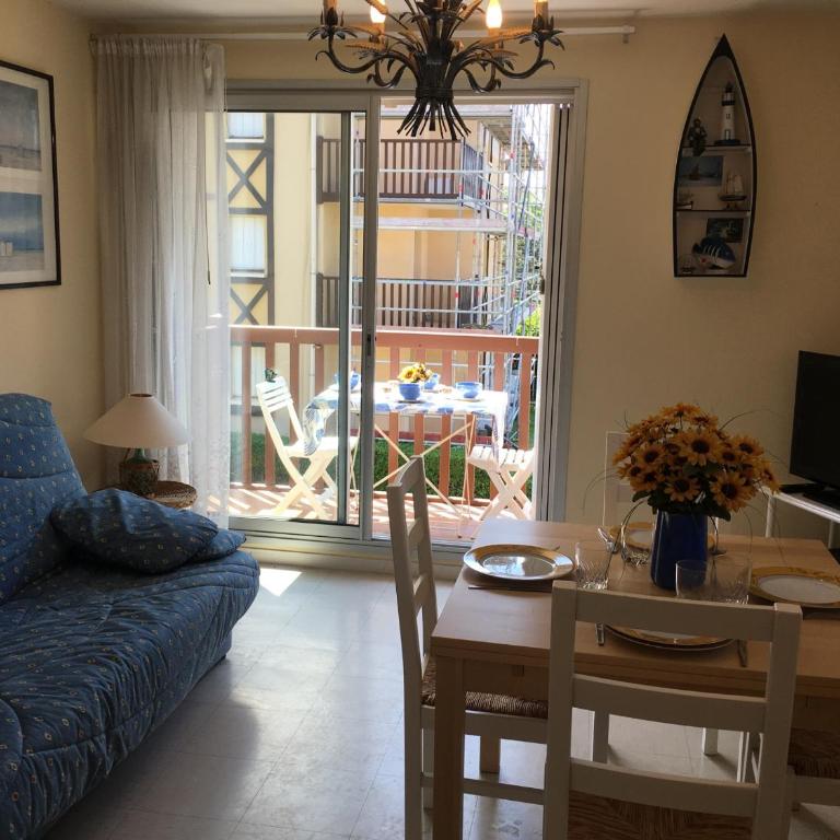 Appartement 2 pièces à Cabourg - Proche plage et centre-ville, balcon et parking privé - FR-1-487-300 - Appartement (4 Adultes) - 1