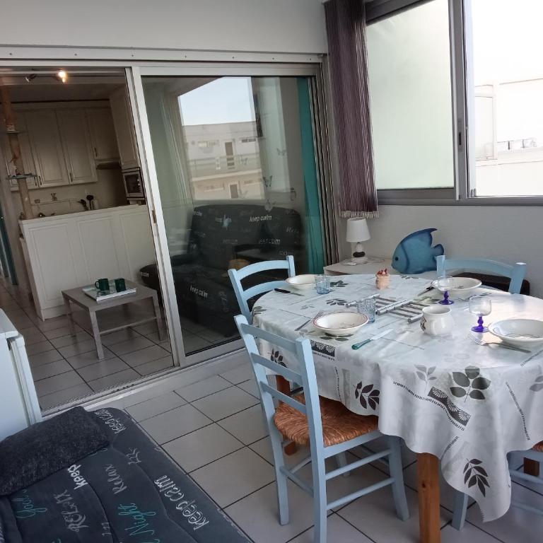 T2 Coquet 40m², Parking Sécurisé, Proche Plage - FR-1-798-22 - Apartment - 3
