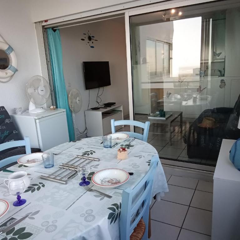 T2 Coquet 40m², Parking Sécurisé, Proche Plage - FR-1-798-22 - Apartment - 8
