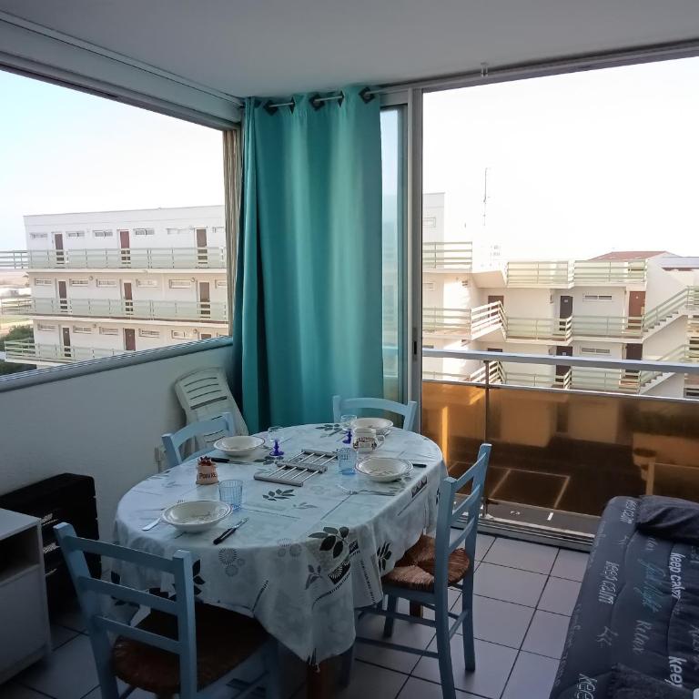 T2 Coquet 40m², Parking Sécurisé, Proche Plage - FR-1-798-22 - Apartment - 14