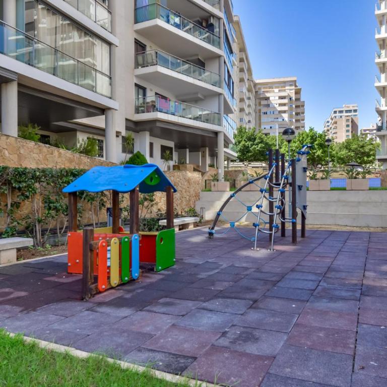 Cala Finestrat Pool & Beach 4 min BY LG HOME - Two-Bedroom Apartment - 10