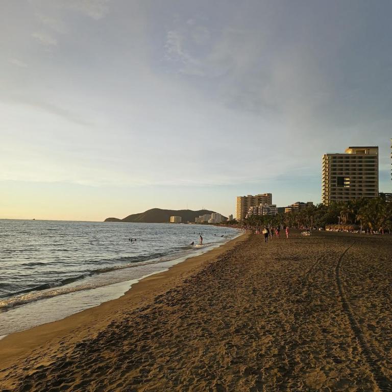 Amplio dúplex con playa y mall a una cuadra - Maisonette - 16