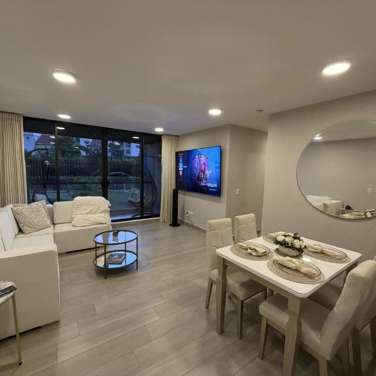 Luxury loft with home theater & pool, Buenavista top location - Apartamento de 2 dormitorios con balcón y terraza - 5