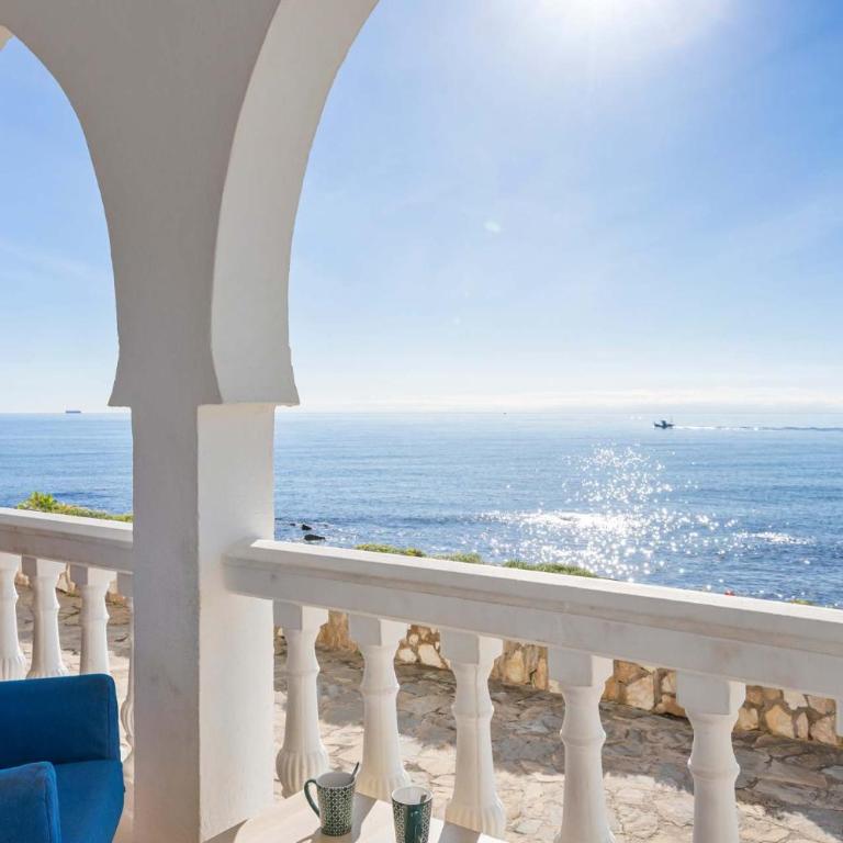 Bright Beachfront Apartment - ref 157 by Costarentals - Apartamento - 3