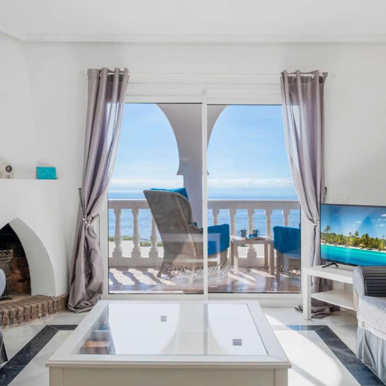 Bright Beachfront Apartment - ref 157 by Costarentals - Apartamento - 2