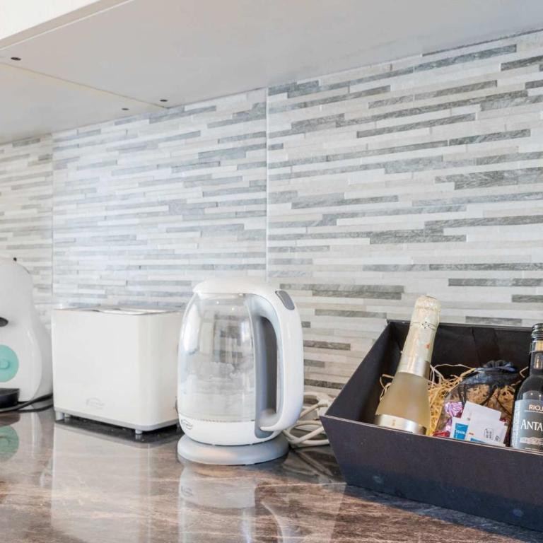 Bright Beachfront Apartment - ref 157 by Costarentals - Apartamento - 16