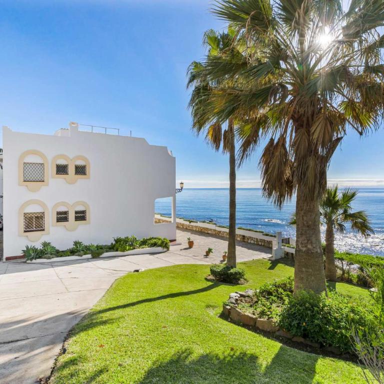 Bright Beachfront Apartment - ref 157 by Costarentals - Apartamento - 27