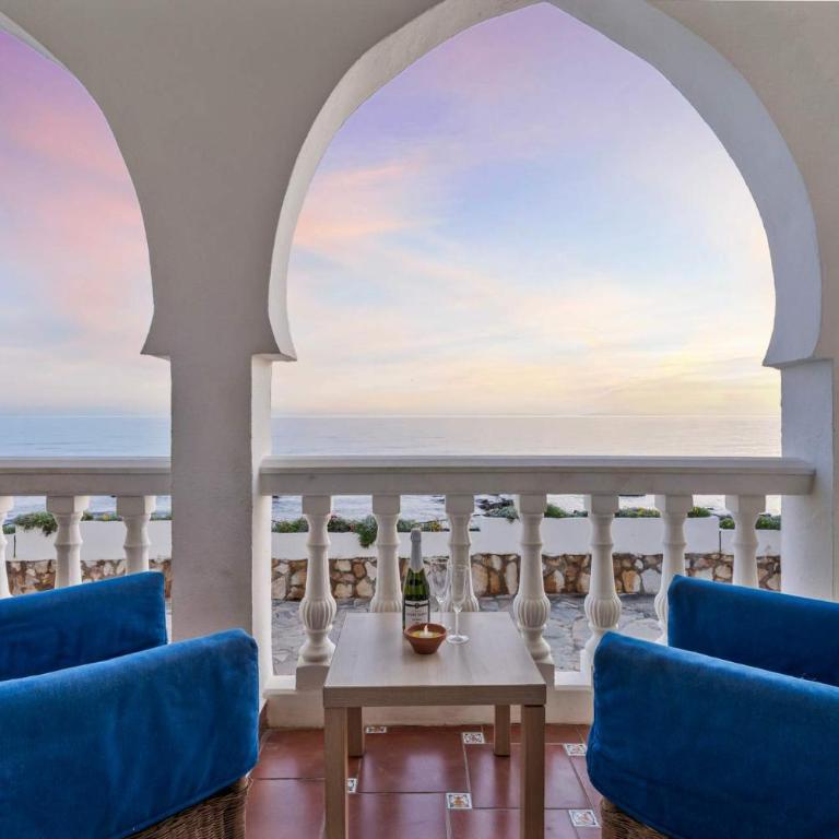 Bright Beachfront Apartment - ref 157 by Costarentals - Apartamento - 36