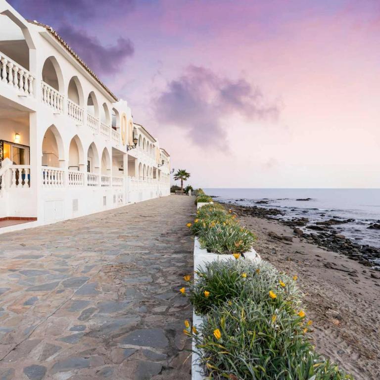 Bright Beachfront Apartment - ref 157 by Costarentals - Apartamento - 39