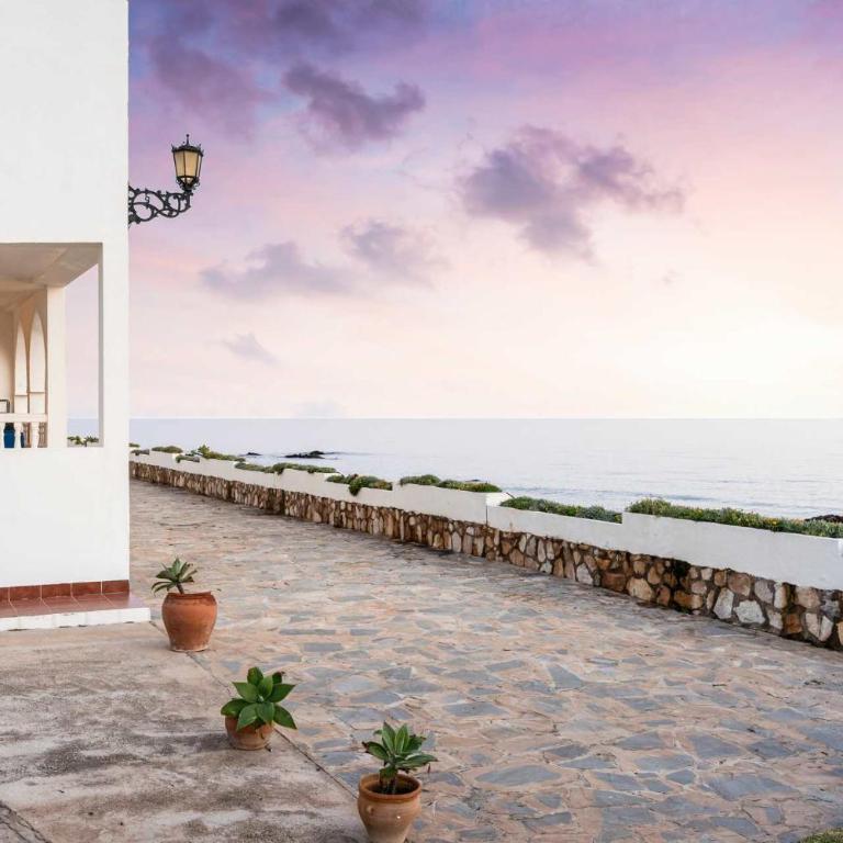 Bright Beachfront Apartment - ref 157 by Costarentals - Apartamento - 42