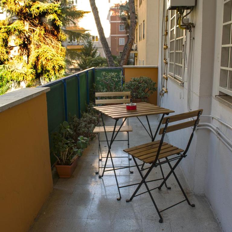 Appartamento con balcone - a 10 minuti dalla metro - Appartamento con 1 Camera da Letto - 15