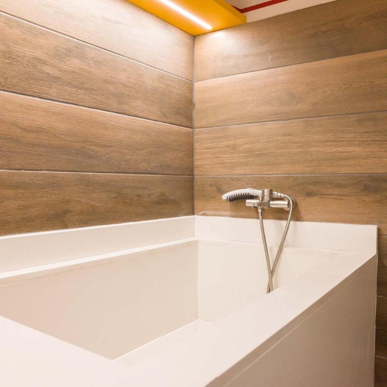 Stylish 1BR Apartment In Las Condes Ideal For 3 - Apartment - 58