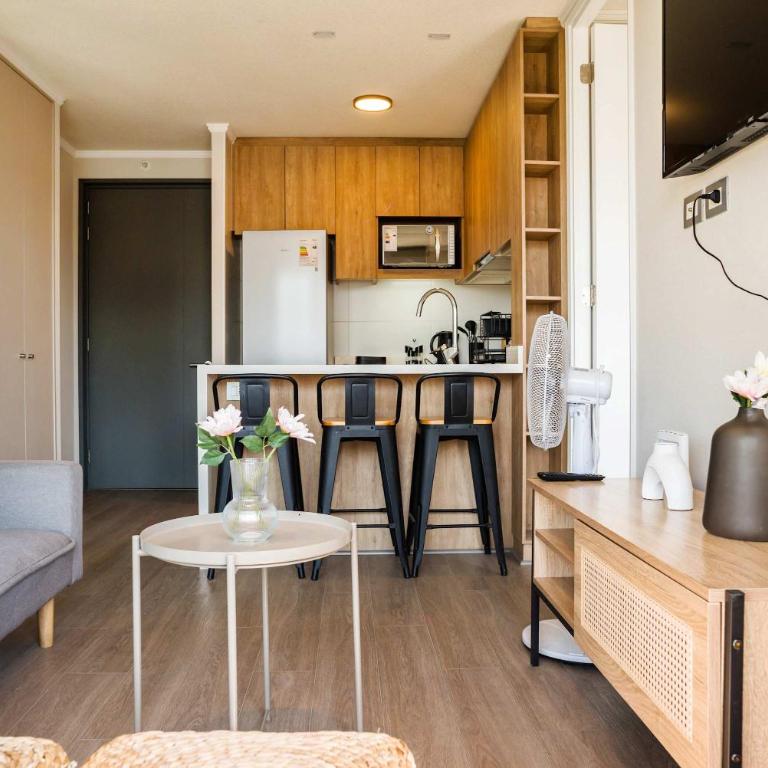 Chic Modern Retreat in Nunoa Perfect for Five - Apartment - 5