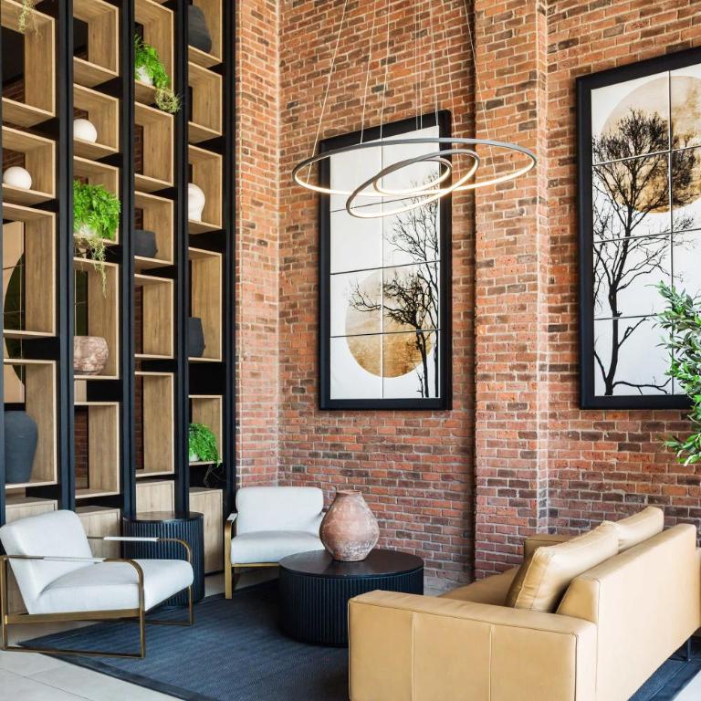 Chic Modern Retreat in Nunoa Perfect for Five - Apartment - 41