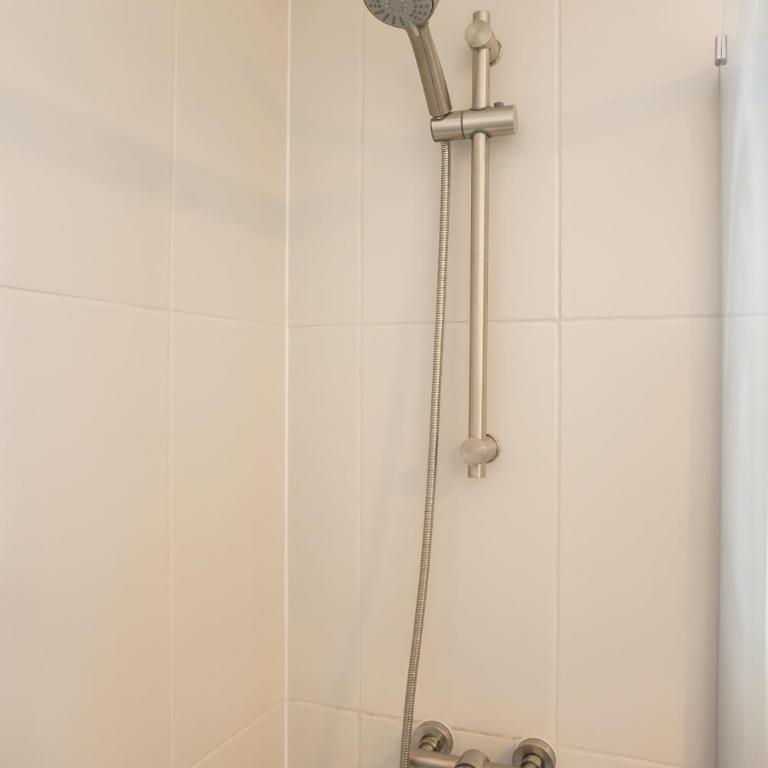 Modern 2BR Flat for 5 in Lively Las Condes Oasis - Apartment - 25