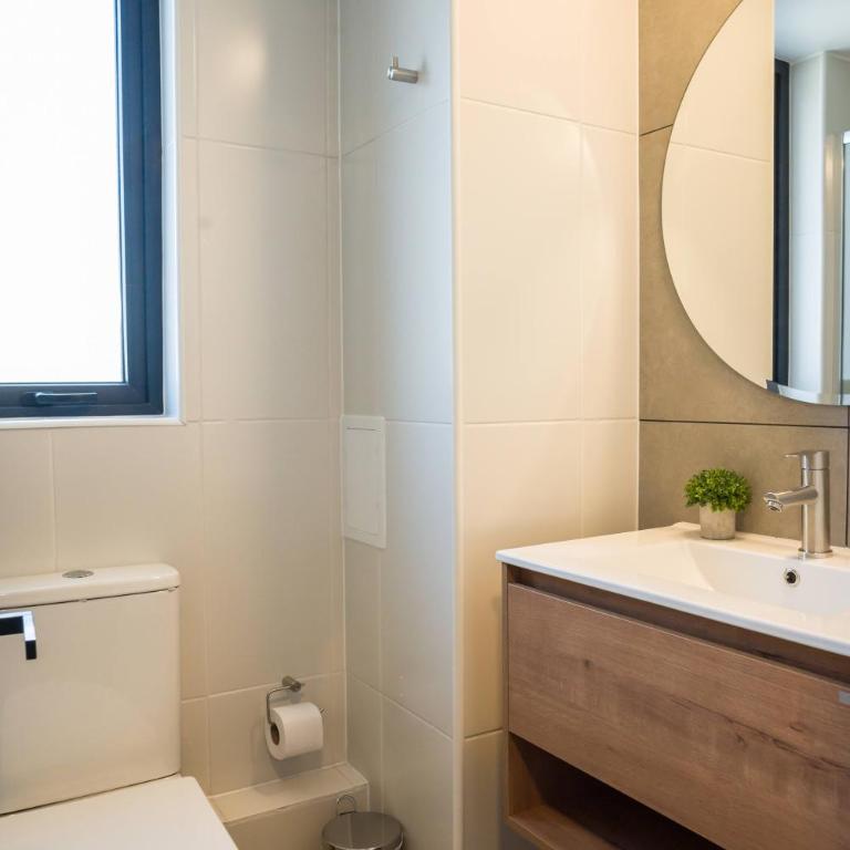 Modern 2BR Flat for 5 in Lively Las Condes Oasis - Apartamento - 23