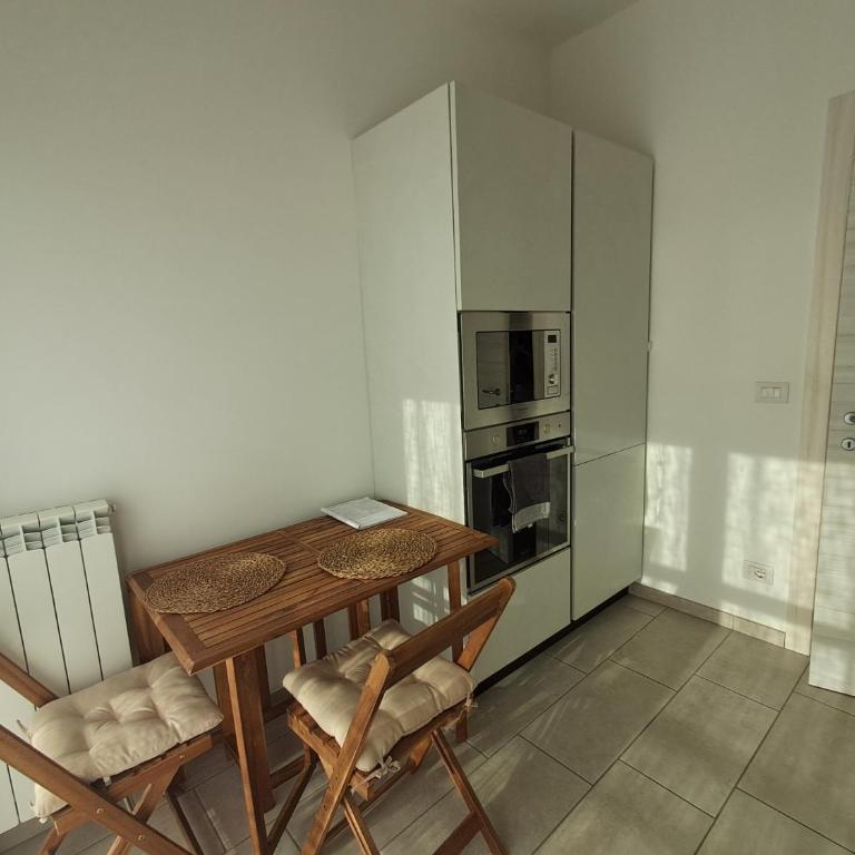 Al Roccolo Ferienwohnung mit Seeblick und Garten - Appartamento con 2 Camere da Letto - 3