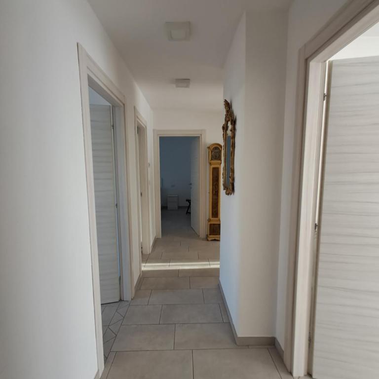 Al Roccolo Ferienwohnung mit Seeblick und Garten - Appartamento con 2 Camere da Letto - 10