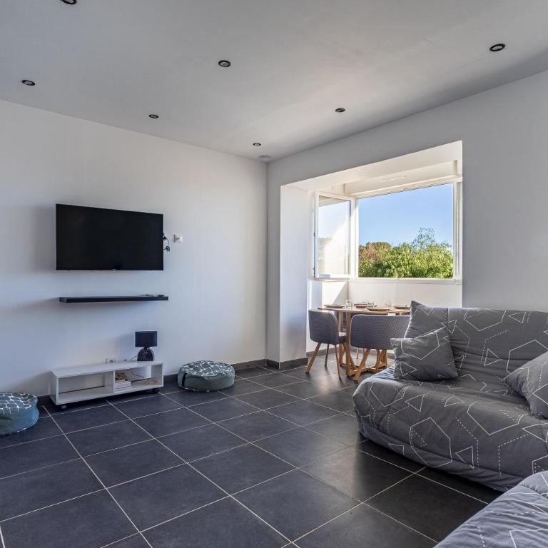 Studio Mer et Mimosa - 2 km de la plage - Estudio - 7