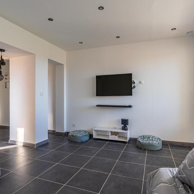 Studio Mer et Mimosa - 2 km de la plage - Estudio - 10