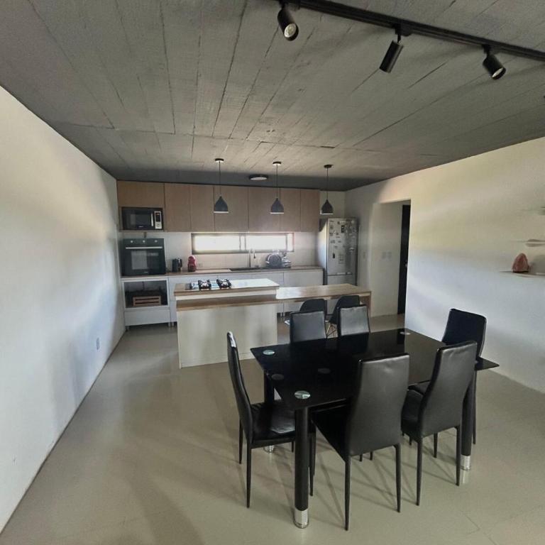 Casa con piscina próximo Punta Ballena - Three-Bedroom House - 13