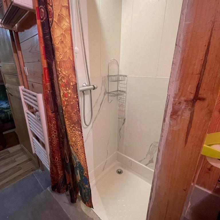Gite indépendant, calme, campagne, style intérieur chalet - Appartement 1 Chambre - 10