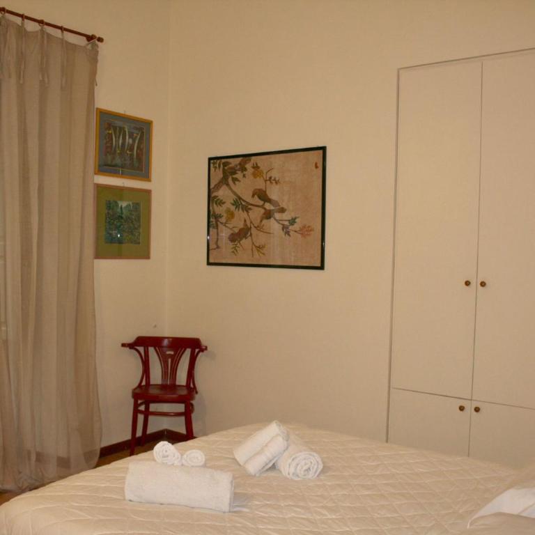 Amphitheatre View Apartment - One-Bedroom Apartment - 2