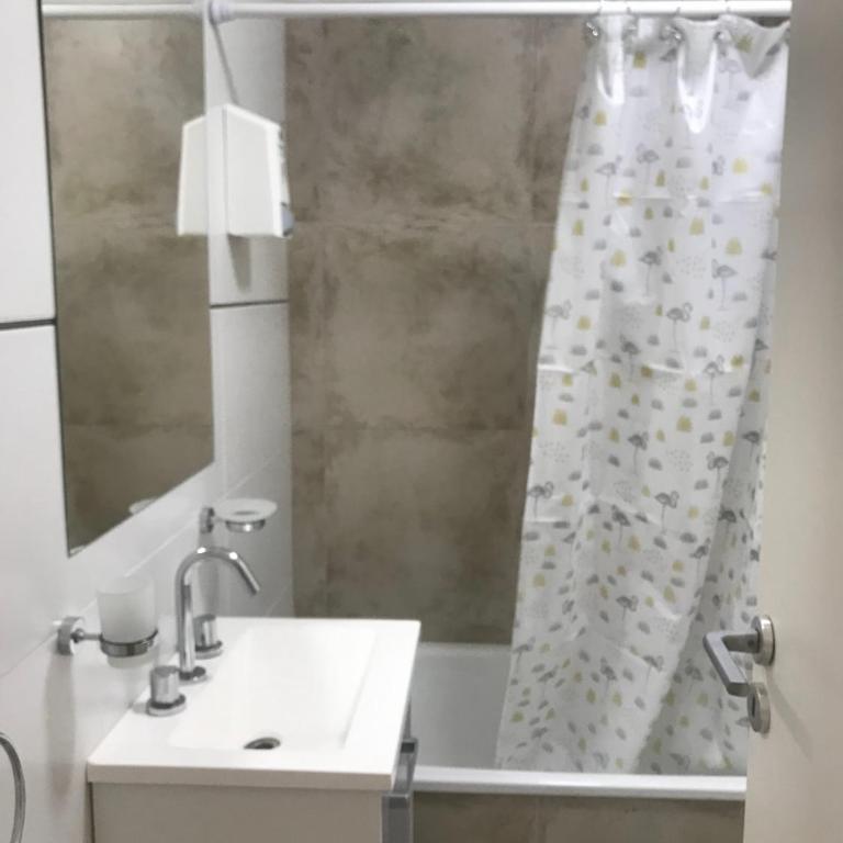Departamento de un dormitorio con cochera - One-Bedroom Apartment - 16