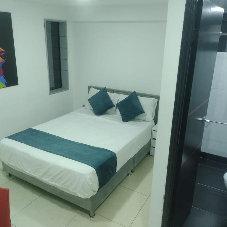 hotel bogota corferias - Double Room with Private Bathroom - 2