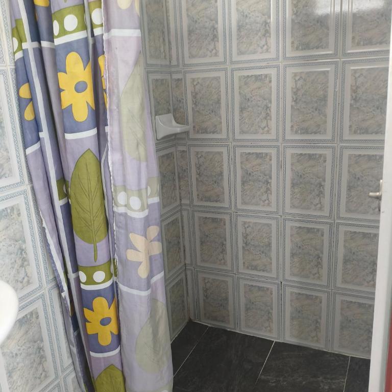 HOTEL NUEVO GALEX - Habitación Familiar con baño privado - 1