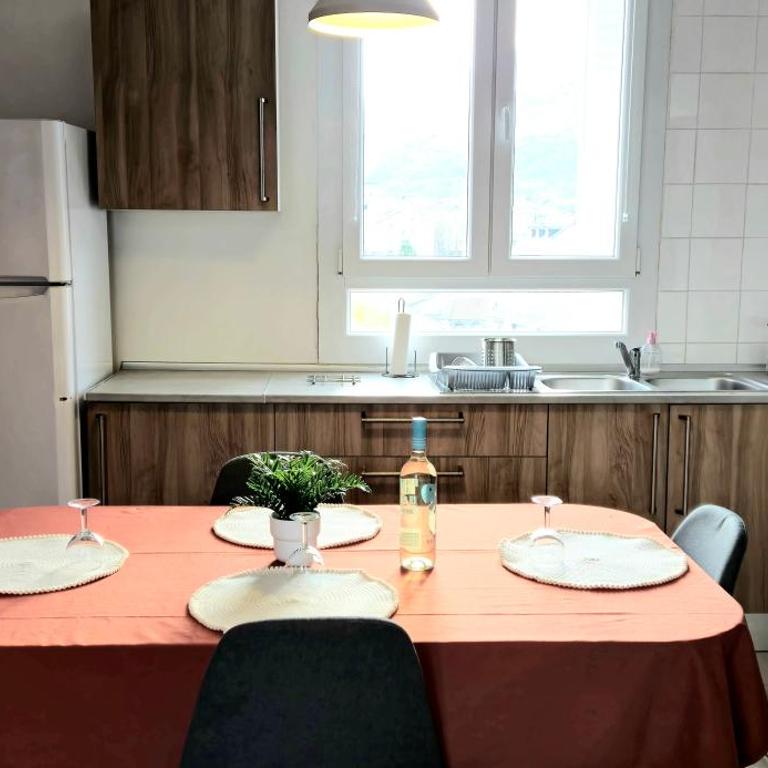 Cosy Chic au coeur de Lourdes-Wifi-Parking - Two-Bedroom Apartment - 5