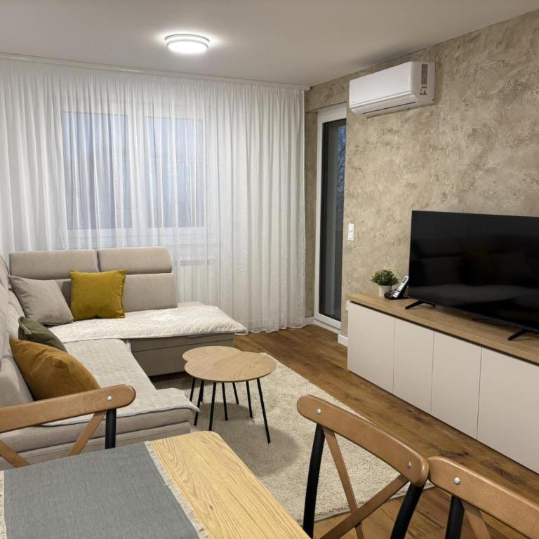 Quattro Apartman Free Private Parking - Apartman sa 1 Spavaćom Sobom - 1