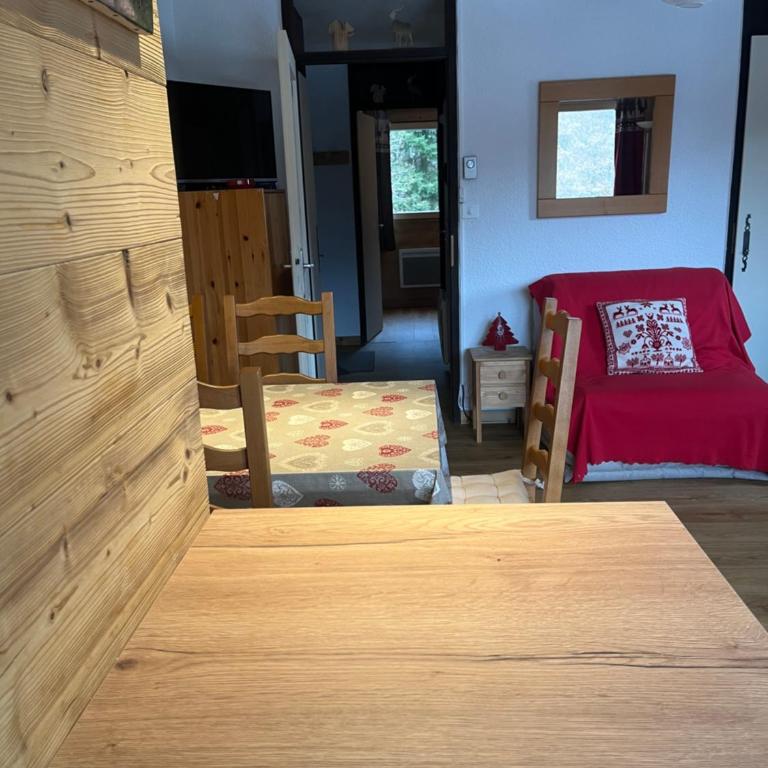 Carroz d Araches , 2 pièces rénové vue montagne, 4 personnes, 3 min du centre, parking,balcon - Appartement 1 Chambre avec Balcon et Vue sur les Montagnes - 5