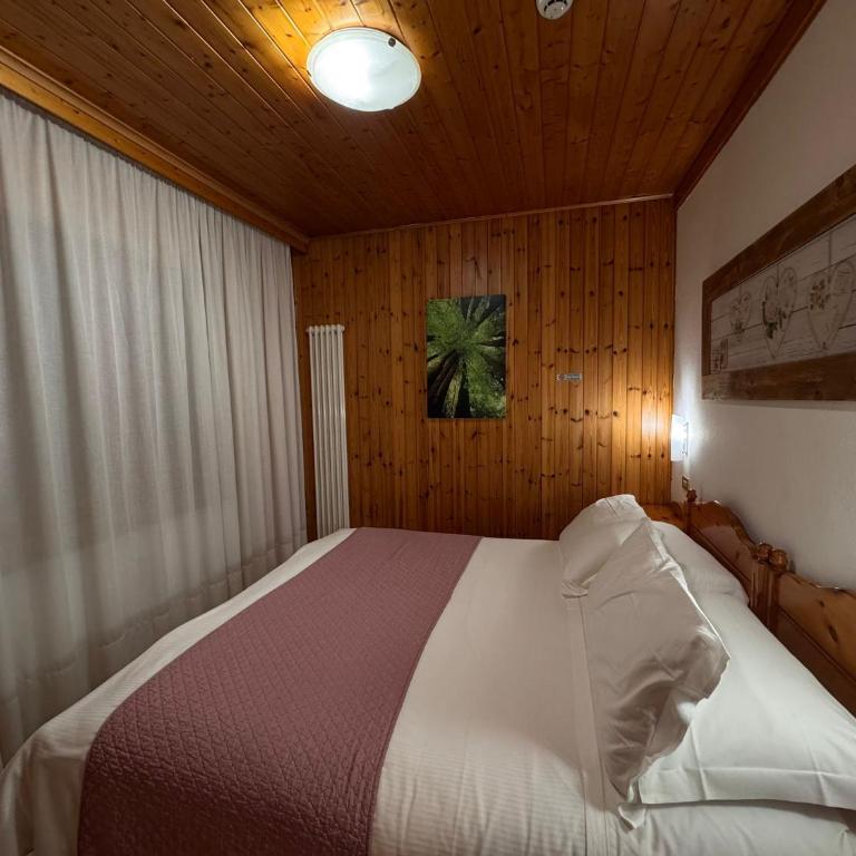 Albergo Scoiattolo Dolomites Experience - Camera Matrimoniale Economy - 1