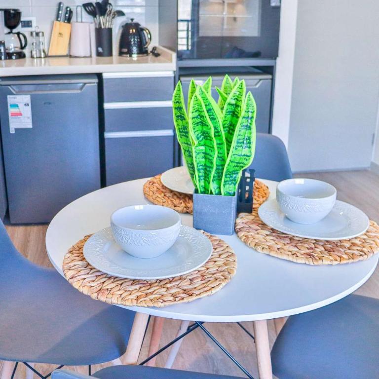 HOM I AireAcond Wifi Piscina Gym MetroSanta Isabel - Apartamento - 13