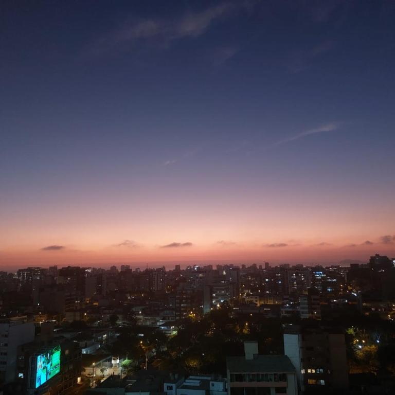 Modern Apartment with AC and Pool near Miraflores, Fast WiFi - One-Bedroom Apartment with City View - 4