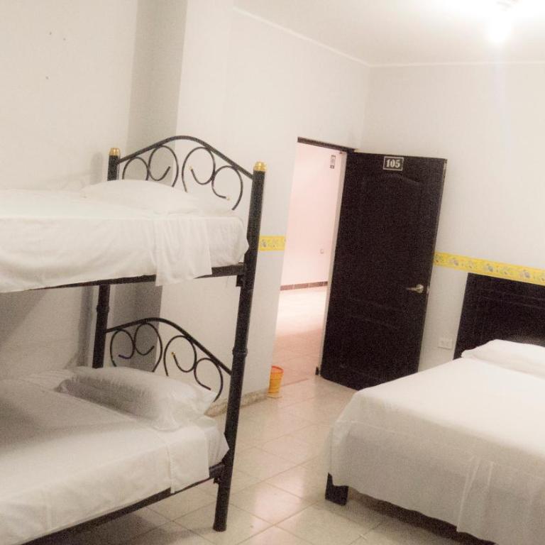 Jer`s Hostal - Standard Family Room - 3