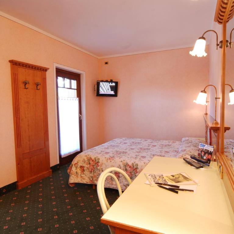 Hotel Ideal - Camera Matrimoniale Classic - 8