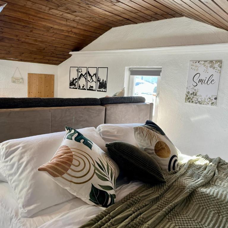 Gemütliches Dachgeschoss-Apartment mit Alpenblick - Apartment mit 1 Schlafzimmer - 1