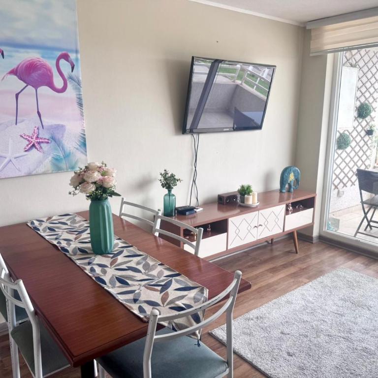 Comodo departamento a pasos de la playa - Two-Bedroom Apartment - 3