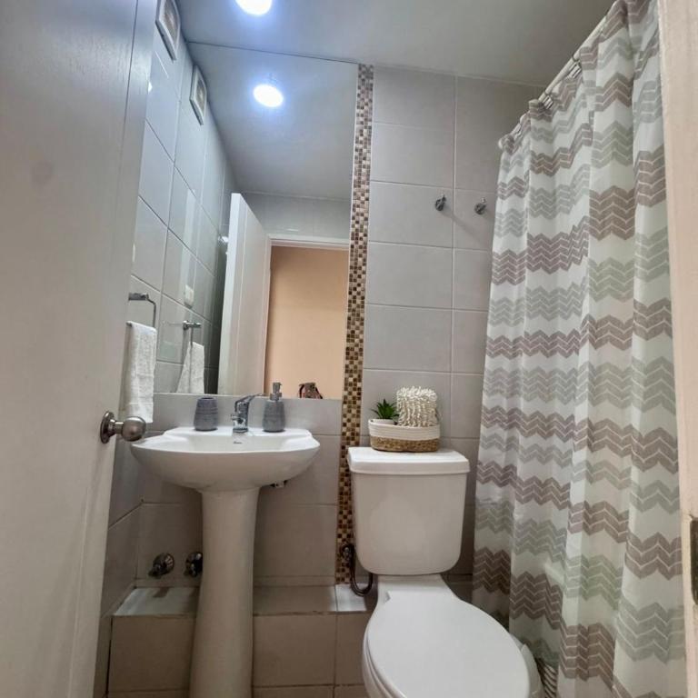 Comodo departamento a pasos de la playa - Two-Bedroom Apartment - 12